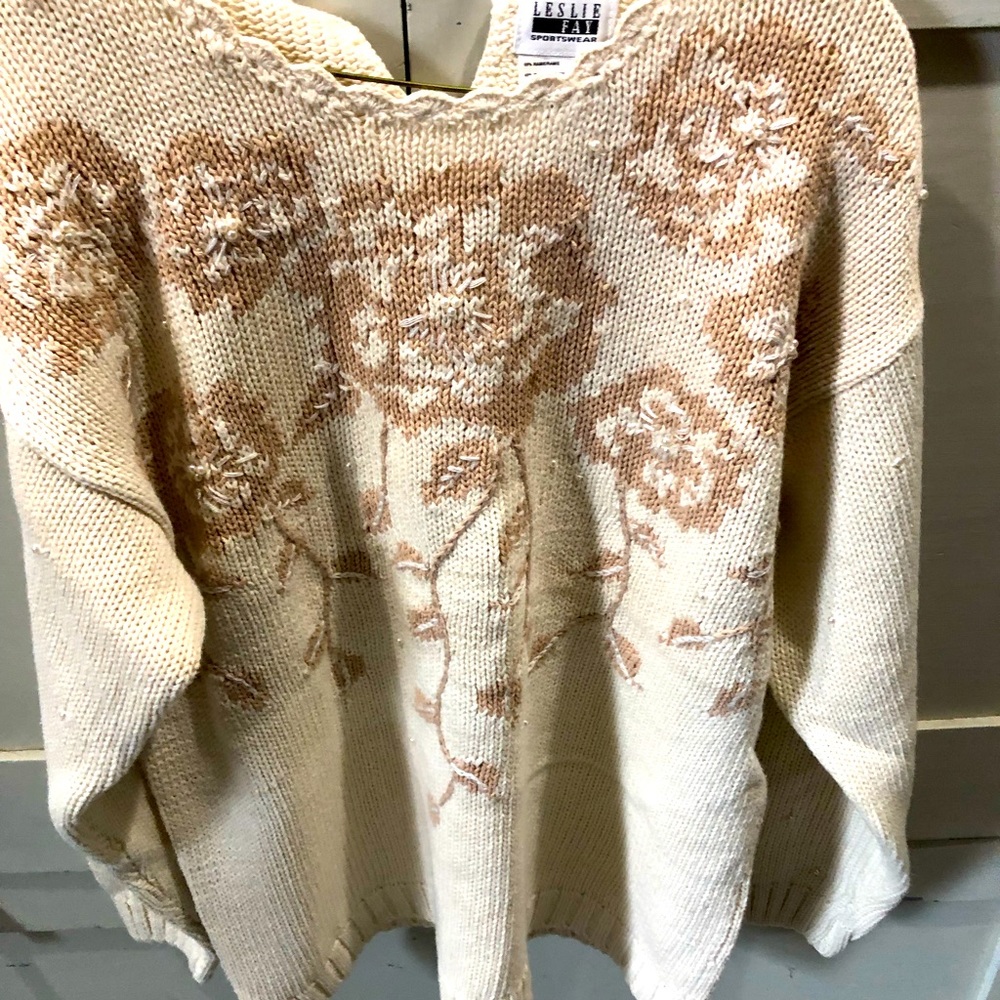 Leslie Fay Sportswear Women’s Sweater Sz L Ivory Pearl Embroidered Pull Over